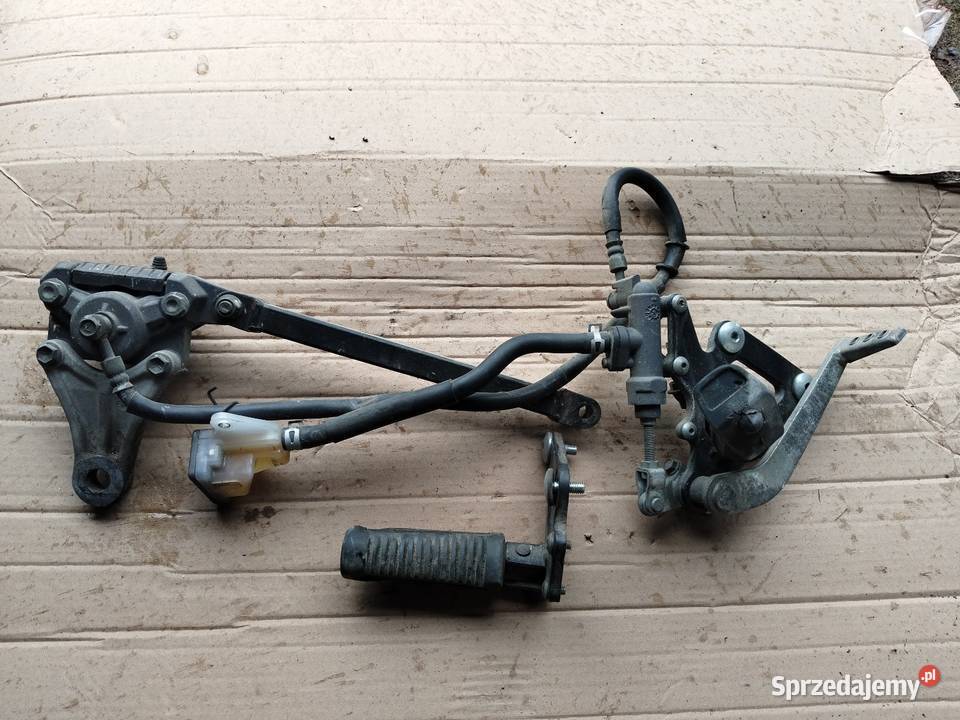 Suzuki GS 500 pompka hamulca podnóżki zacisk Staszów