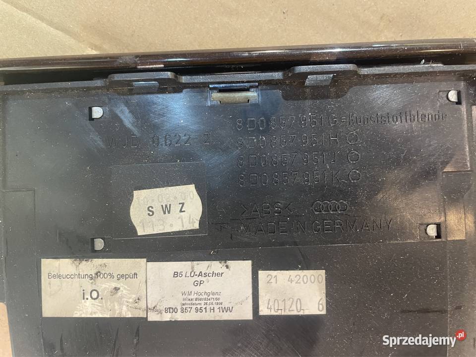 8D0857951H Popielniczka przód audi a4 b5 lift osobowe Szczecin sprzedam