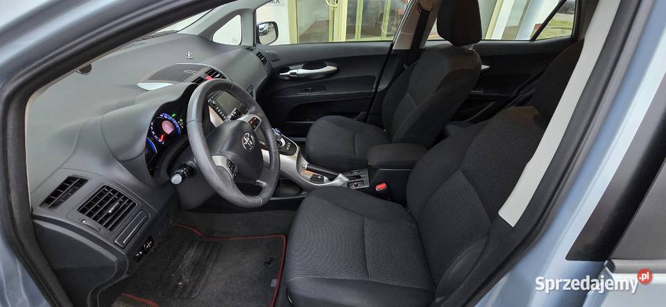 Toyota Auris 18 Hybrid Executive Kobyłka sprzedam