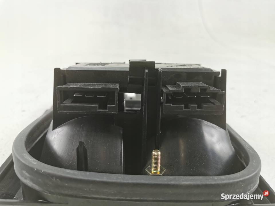 LAMPA LEWY TYŁ KLAPY VW PASSAT B3B4 19881997