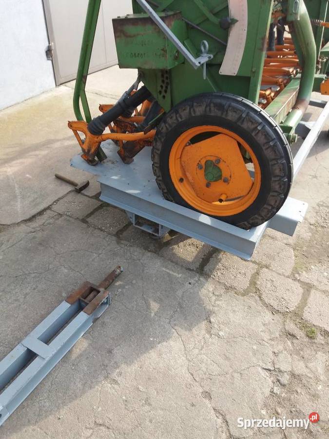 Siewnik Amazone D 7 Super typ 30 z wózkiem