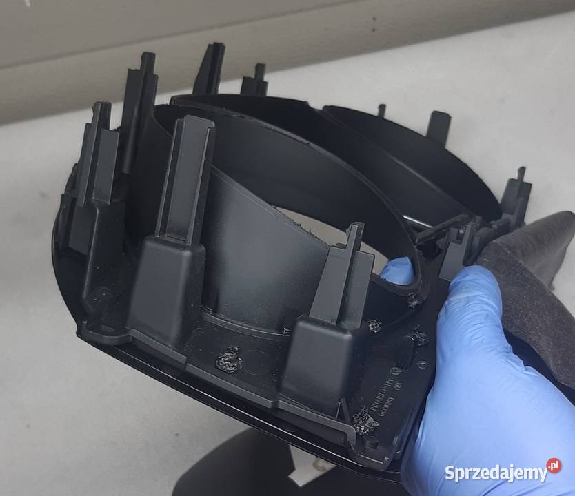 RAMKA DEKOR ZEGARA VW GOLF VII SPORTSVAN Mielęcin