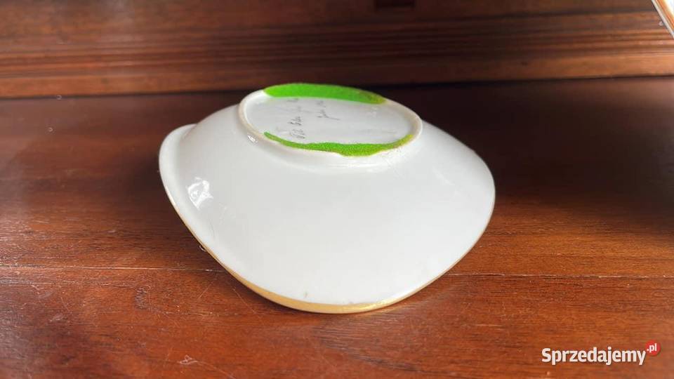 Patera miseczka W ciekawym kształcie Biała