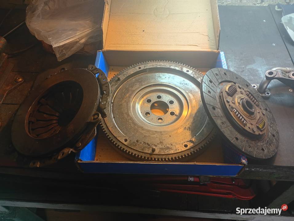 Sprzęgło koło zamachowe 215mm VAG VW Volkswagen osobowe Imielin