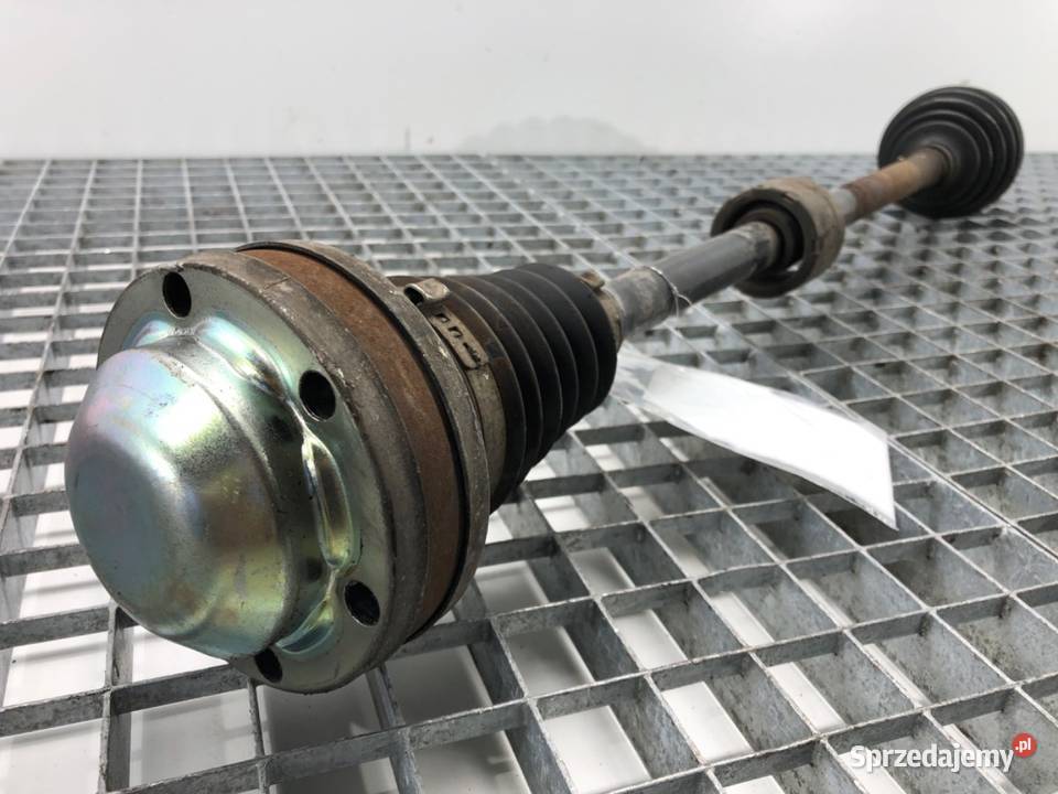 PÓŁOŚ PRAWY PRZÓD SKODA SUPERB III 14 150 osobowe Części samochodowe