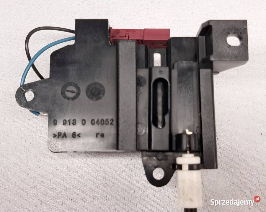 SIŁOWNIK ROLETY BAGAŻNIKA PRAWY BMW E90 E91 Mielęcin