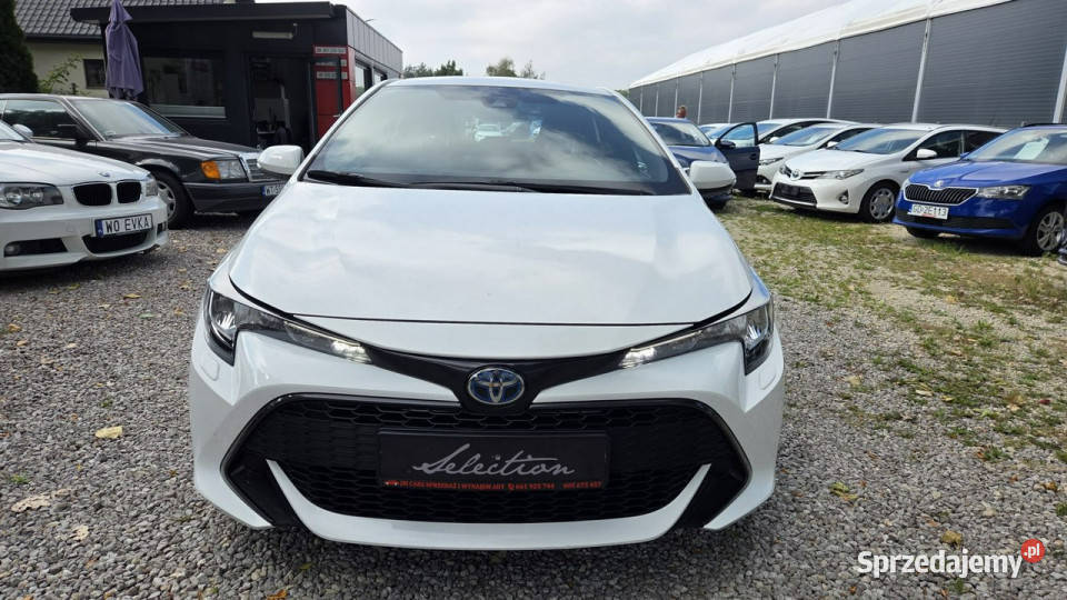 Toyota Corolla 18 HSD Ast Pasa Distronic kamera pełny VAT