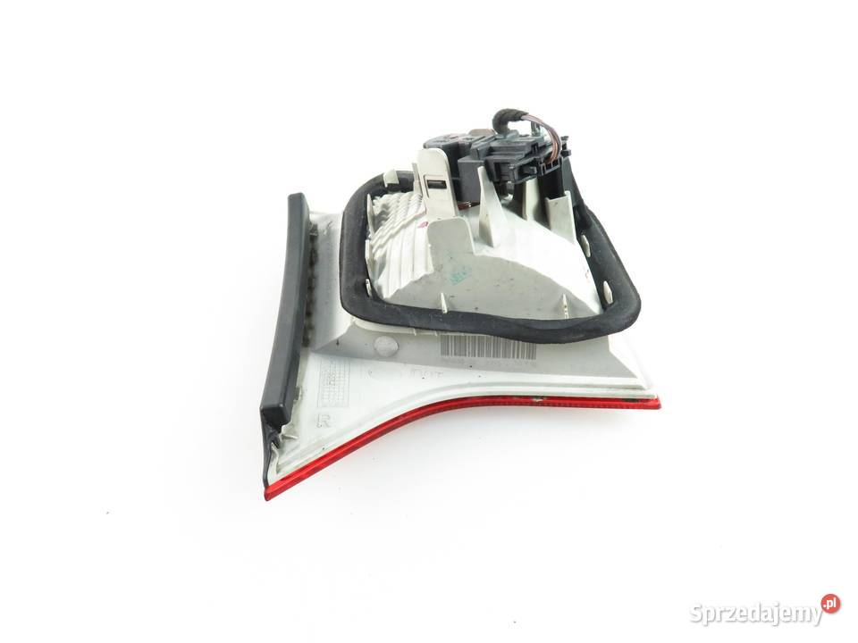 LAMPA PRAWA TYLNA KLAPA AUDI A4 B7 8E5945094A osobowe