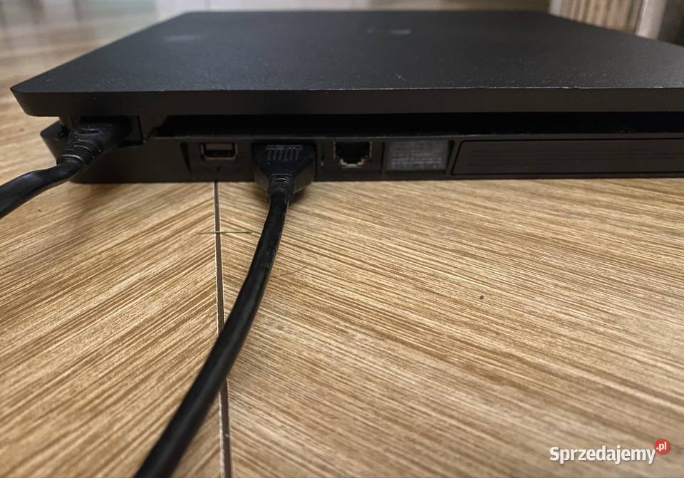 sprzedam 4 SLIM 500 GB do tego dwa pady i pięć Lublin sprzedam