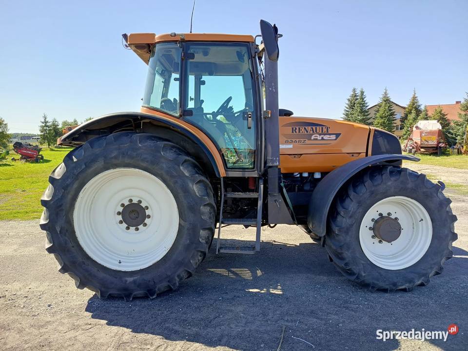 Renault Ares 836Rz z Tuzem wom silnik John Deere Przedni TUZ Łobżenica sprzedam