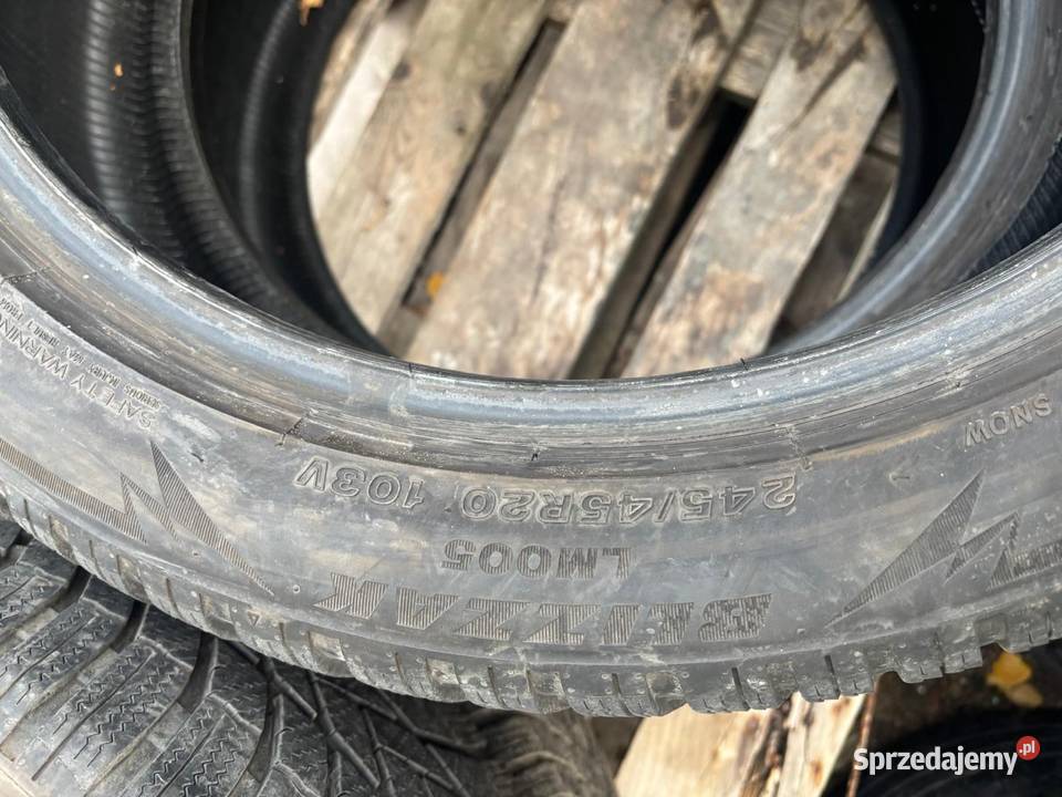 Opony Bridgestone 2454520 45 Nieporęt
