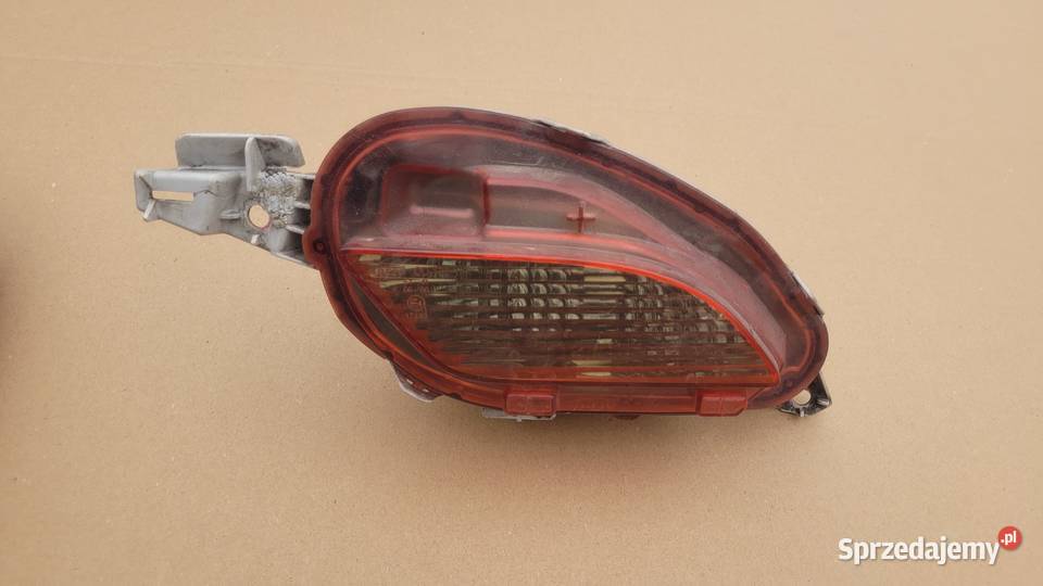 TOYOTA YARIS III LIFT LAMPA PRZECIWMGIELNA PRAWY