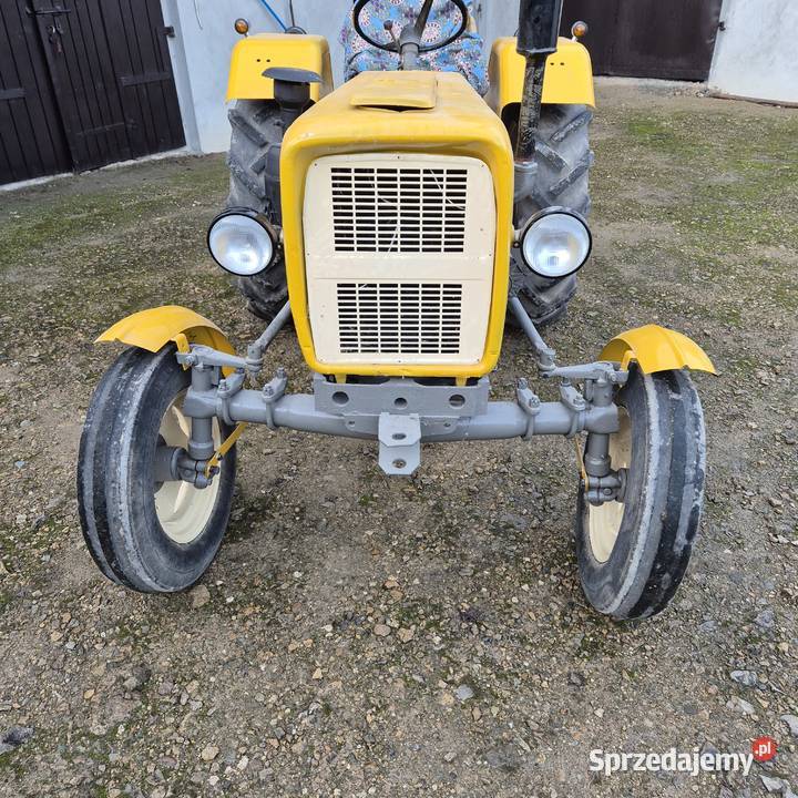 Ciągnik rolniczy Ursus C330