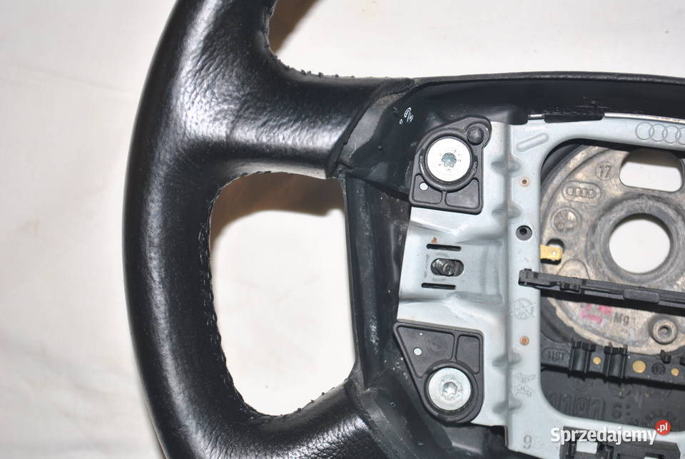 Kierownica AUDI A4B5 A6C5 A8D2 osobowe Poręba