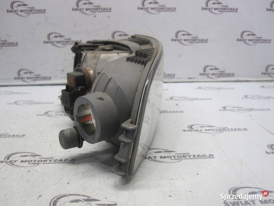 SKODA SUPERB II 10r halogen lewy przód Kielce