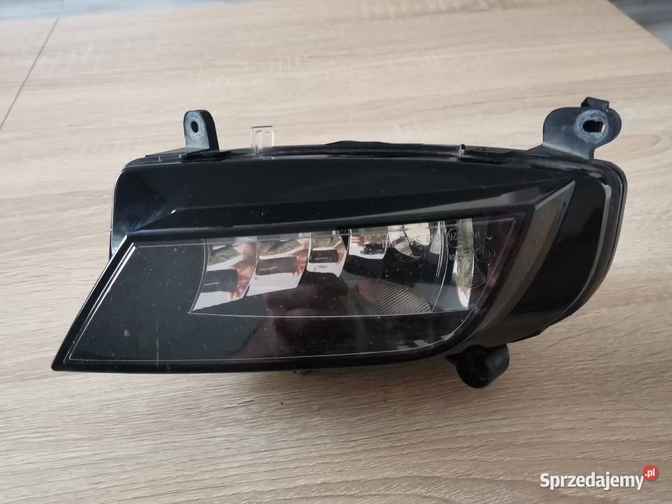 AUDI A4 B8 LIFT 1216 PRAWY HALOGEN PRZÓD Międzychód