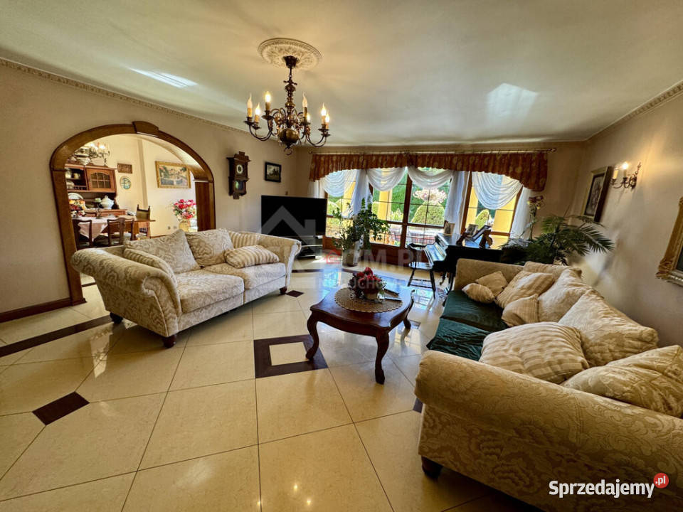 Przestronny dom 360 m z ogrodem Piękny ogród dachówka Starachowice