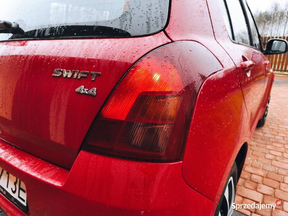Suzuki Swift 4x4 13Benzyna Bogate WyposażenieBez welurowa tapicerka Łochów sprzedam