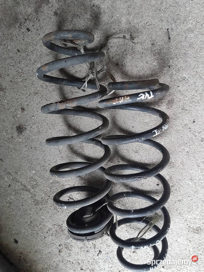 SKODA OCTAVIA I 2000R SPREZYNA TYL SPREZYNY TYL Rok produkcji 2000 Turek sprzedam