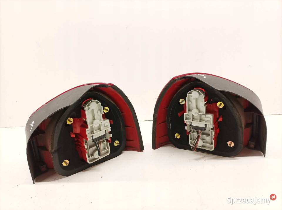 LAMPA TYŁ KOMPLET LIFT 8L0945096B Audi A3 I