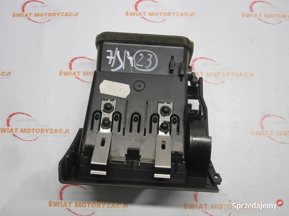 MERCEDES W204 07r kratka nawiewu 05924001 osobowe Kratki nawiewu Kielce