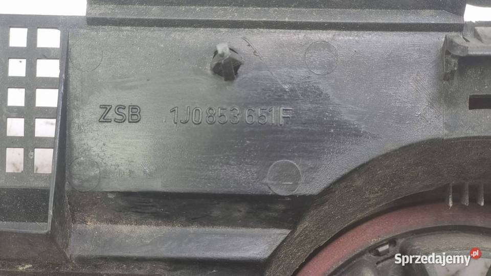 GRILL ATRAPA VOLKSWAGEN GOLF IV LP3G