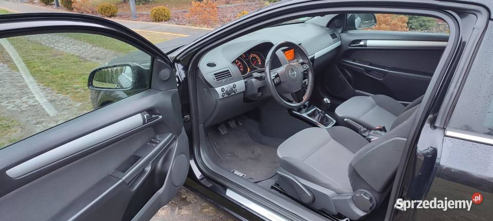 Opel Astra 16 16V Benyzna 115 AUTO KLMA Grzane Rok produkcji 2010 Wiskitki