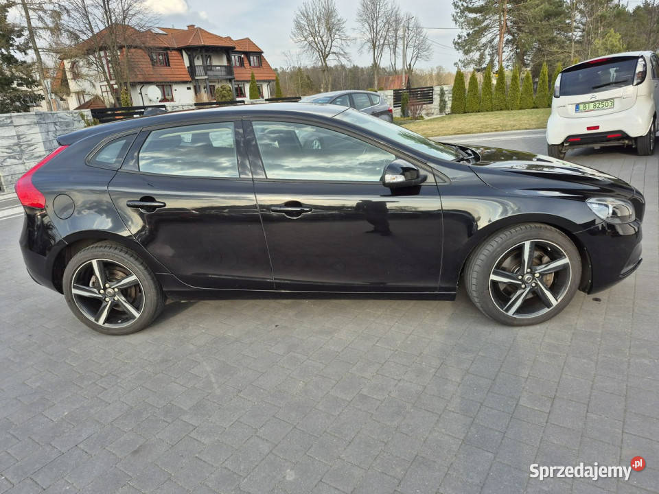 Volvo V40 15 benzyna lift automat navi LED 118 Rok produkcji 2018 Drelów