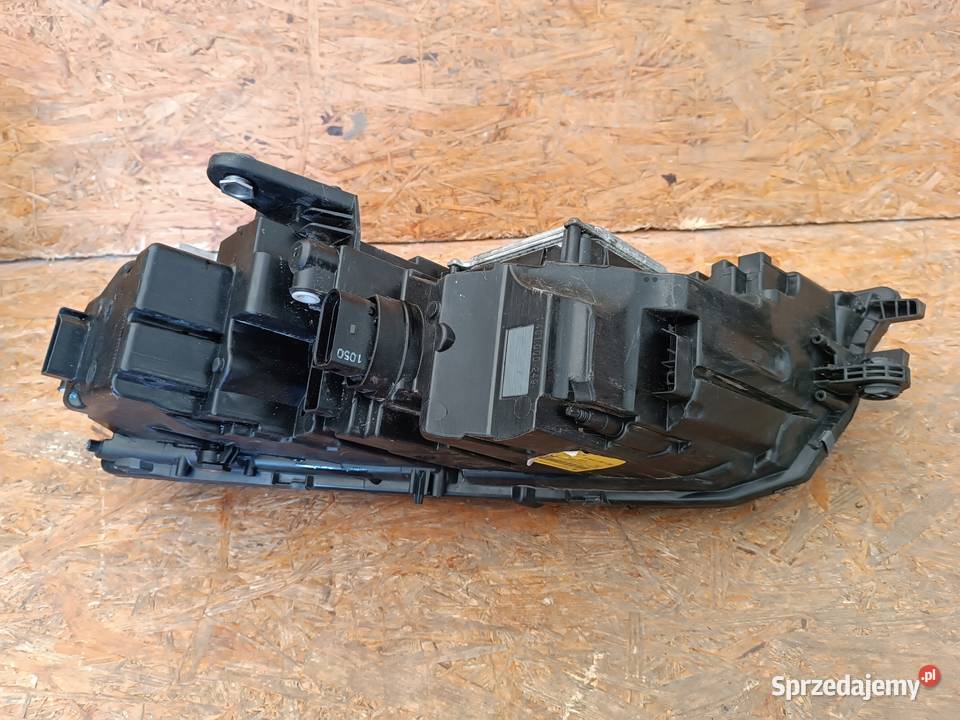 LAMPA PRAWA PRZÓD REFLEKTOR EU FULL LED SKODA Nowy Tomyśl