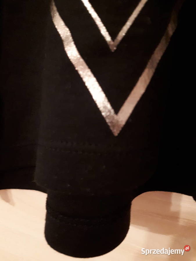 Bluza qs czarna z dwiazdą z cekinów