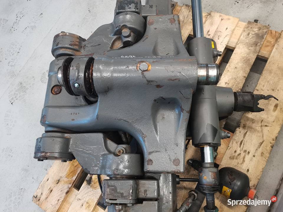 Cylinder hydrauliczny skrętu Massey Ferguson Rolnictwo Wilkowo