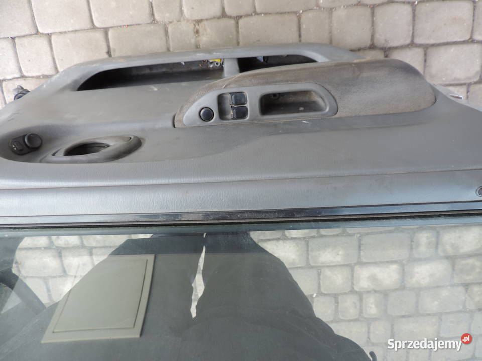 OPEL AGILA A DRZWI LEWY PRZÓD Z157 Rok produkcji 2002 Nowy Sącz