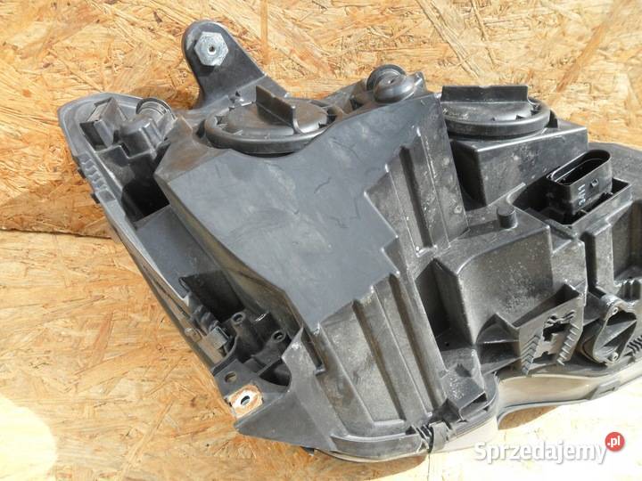 Lampa Przednia Mercedes C Klasa W204 A2048204959