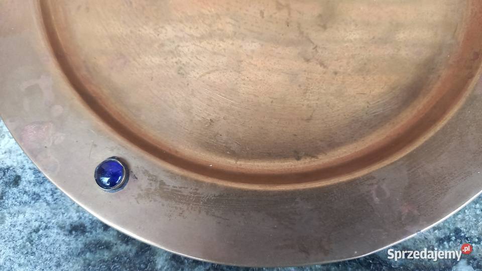 Talerz metalowy mosiadzowany z niebieskimi Gawroniec
