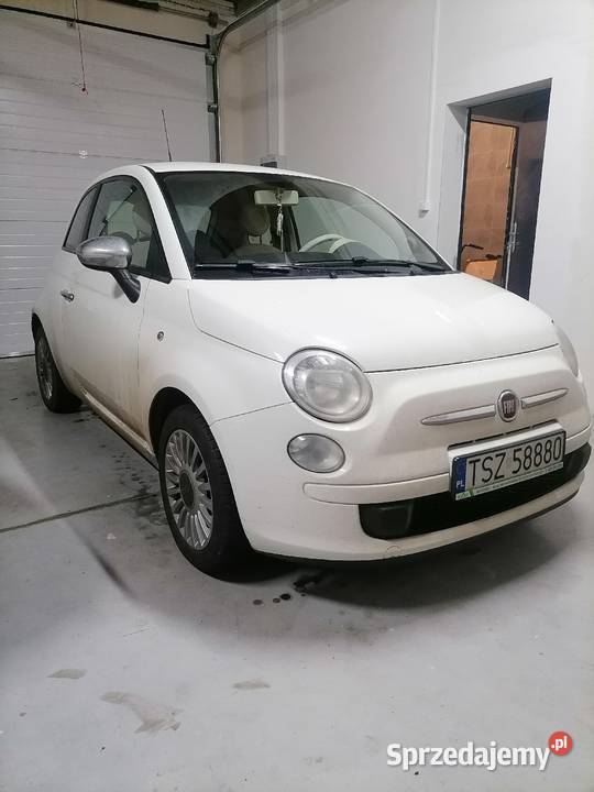 Sprzedam fiata 500 12 benzyna 2007 klimatyzacja komputer pokładowy sprzedam