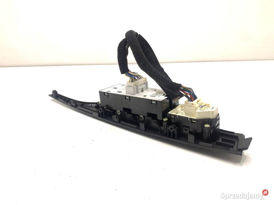 PRZEŁĄCZNIK SZYB HYUNDAI i40 935703Z000