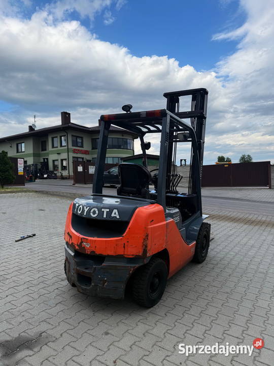 wózek widłowy TOYOTA 8FDF25 diesel 450m przesuw diesel Motoryzacja łódzkie Działoszyn