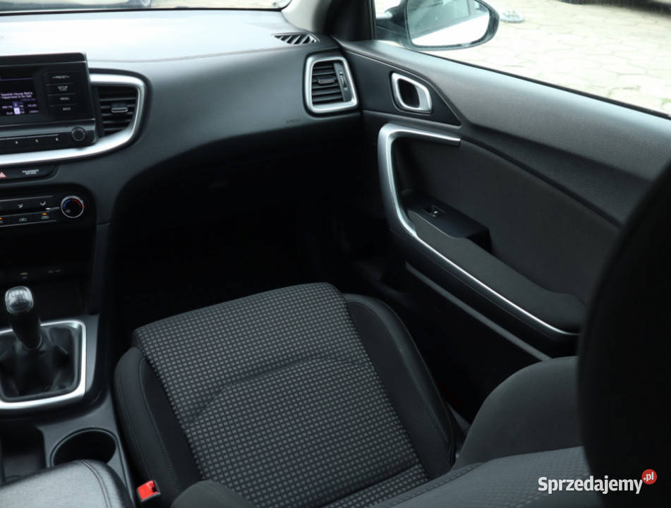 Kia Ceed 16 CRDi MHEV nieuszkodzony łódzkie