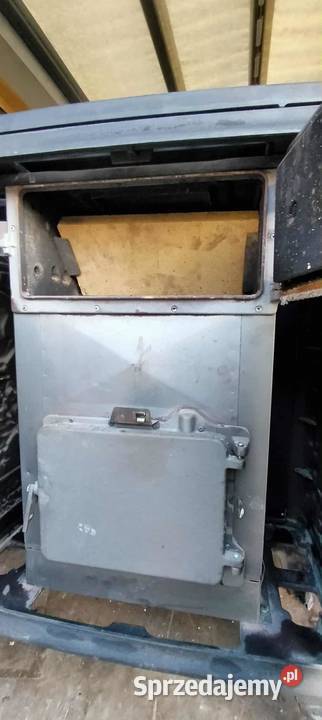 Zabytkowy kominek żeliwny 7 kW ozdobna obudowa w Jarosław