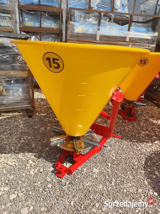 Rozsiewacz do nawozu lejek rozne pojemności Maszyny rolnicze łódzkie Głowno