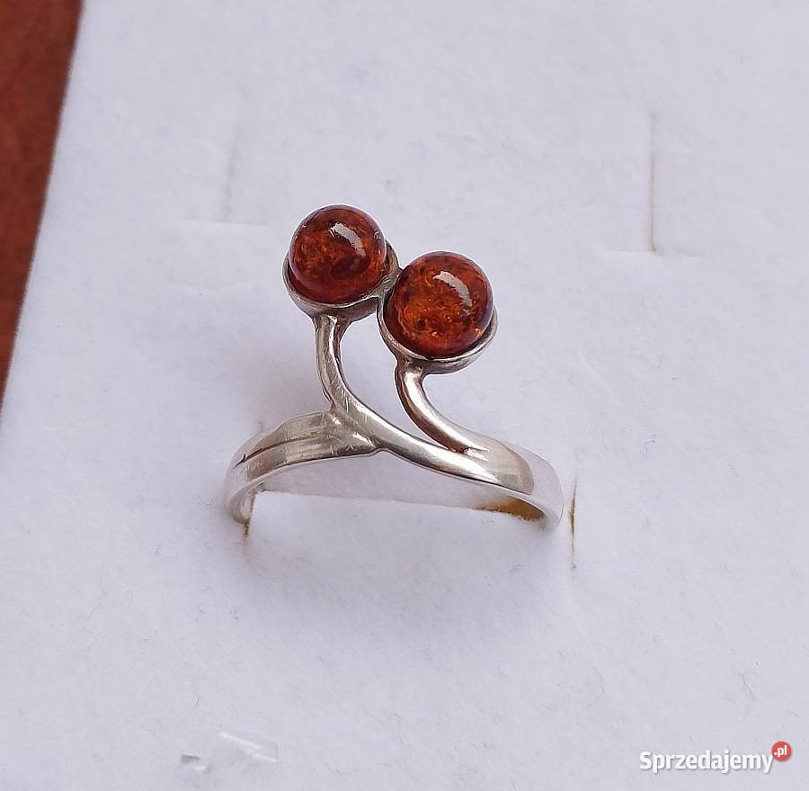 pierścionek srebrny z bursztynami Suwałki