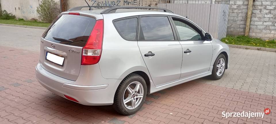 Hyundai i30 14 benzyna 109 2011 Niski Przebieg i30 Radomsko sprzedam