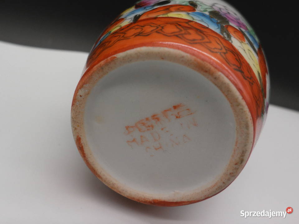 Chiński wazonwazonik Porcelanowy Famille Rose sprzedam