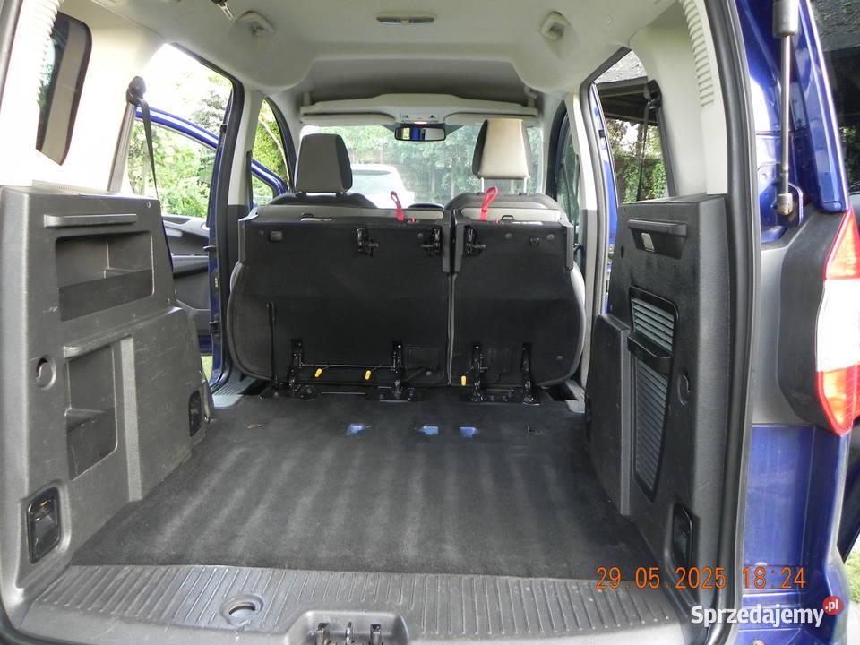 Ford Tourneo Courier 10 benzyna wersja Titanium ABS sprzedam
