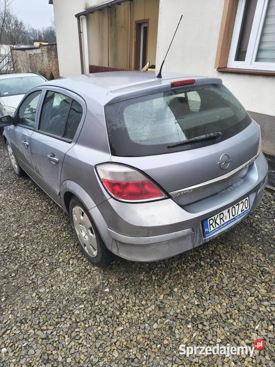 Opel Astra H 14 14 90 z gazem LPG 2005r 2 kpl podkarpackie Zarszyn