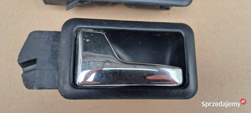 Klamka drzwi wewnętrzna lewa 893836019 Audi 80 Klamki wewnętrzne