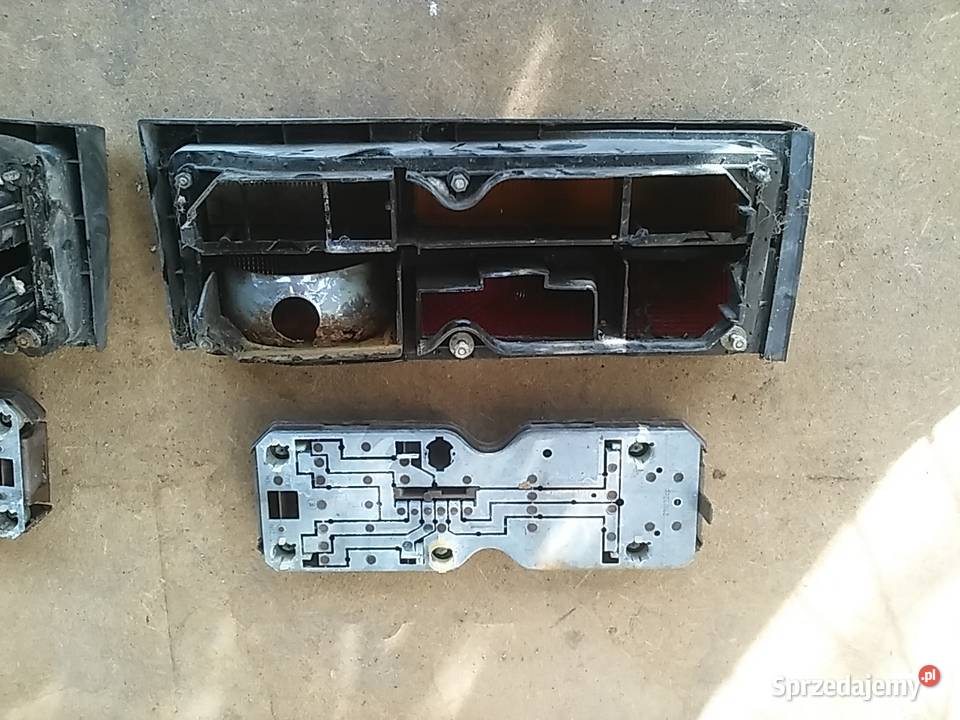 Audi 100 1978 lampy tylnie