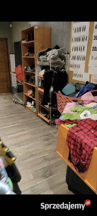 Wyposażenie sklepu z odzieżą używaną Szczecin