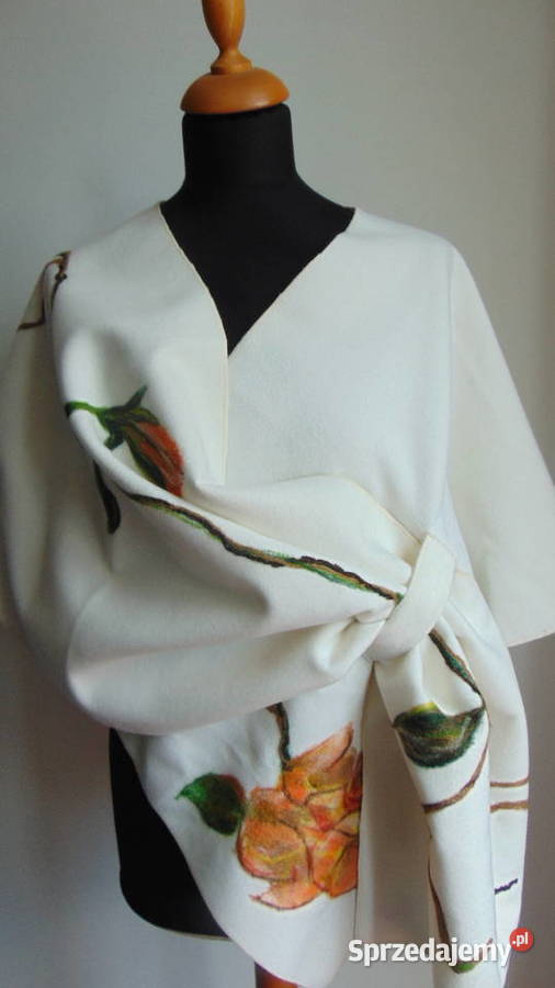 Ponczo narzutka aplikacja z wełny merunosa Kwiatki Lublin