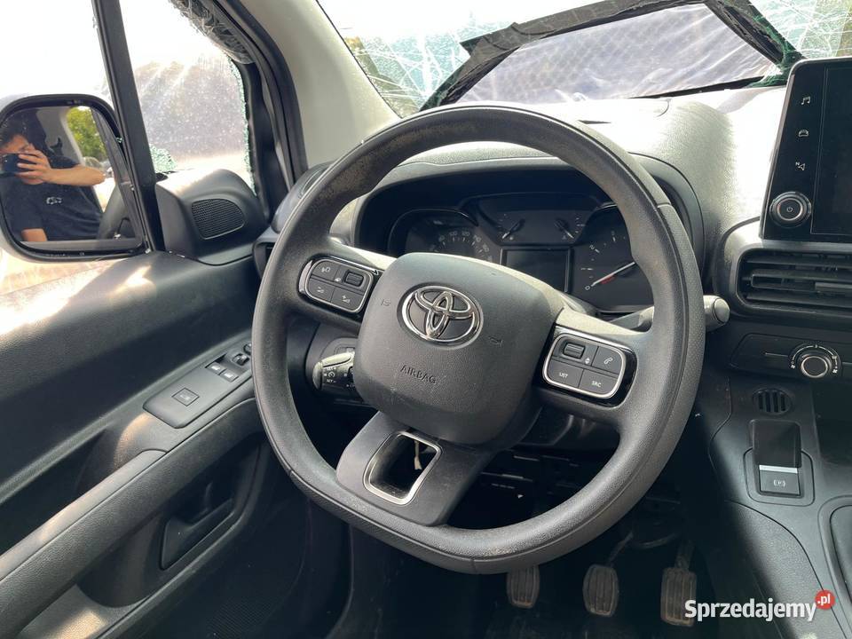TOYOTA Proace III City 15 D4D 100 GX793 uszkodzony Rzeszów sprzedam